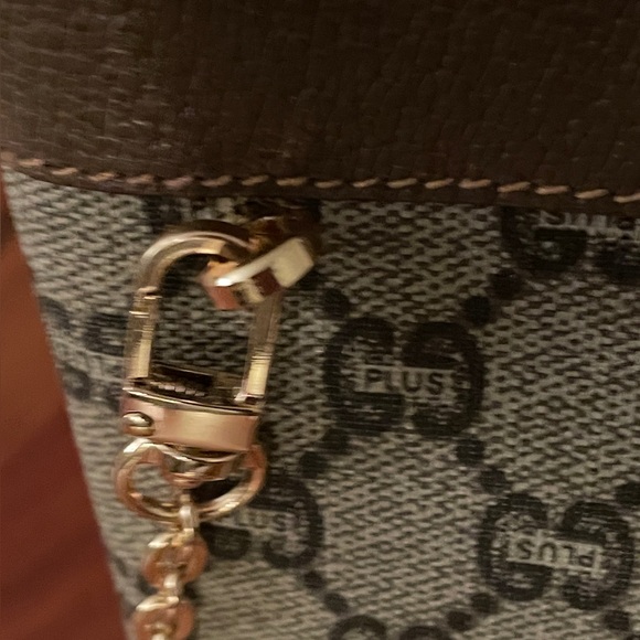 AUTHENTIC Gucci plus , gold tone chain added for Crossbody option - Picture 12 of 13